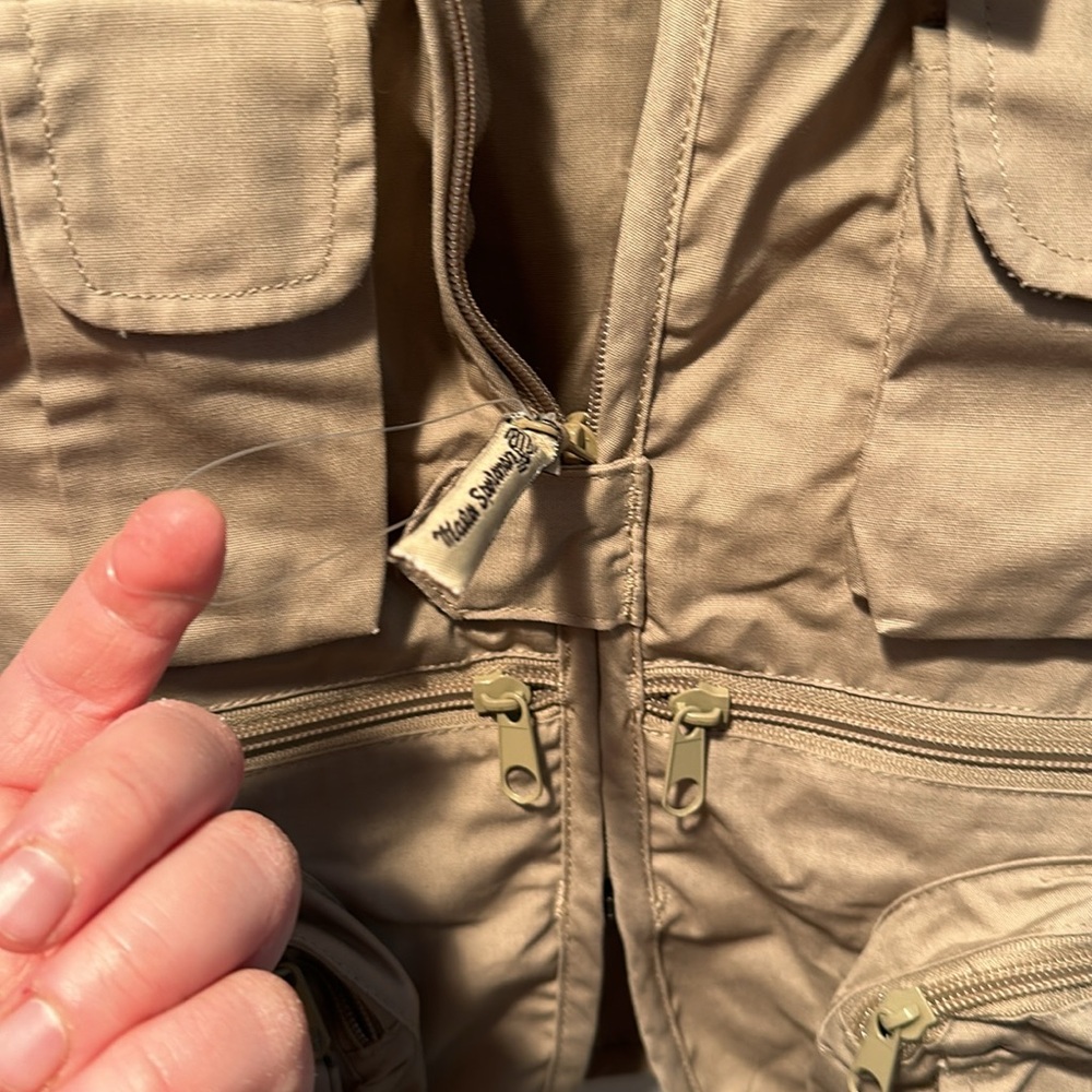 Master Sportsman Fishing Vest - Rugged Outdoor Gear, Size‎ L, Tan - Picture 3 of 9